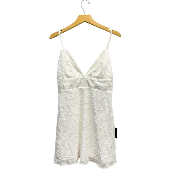 Lulus Plunge Neck Sleeveless Floral Jacquard Babydoll Dress White size Large NWT - Picture 1 of 4